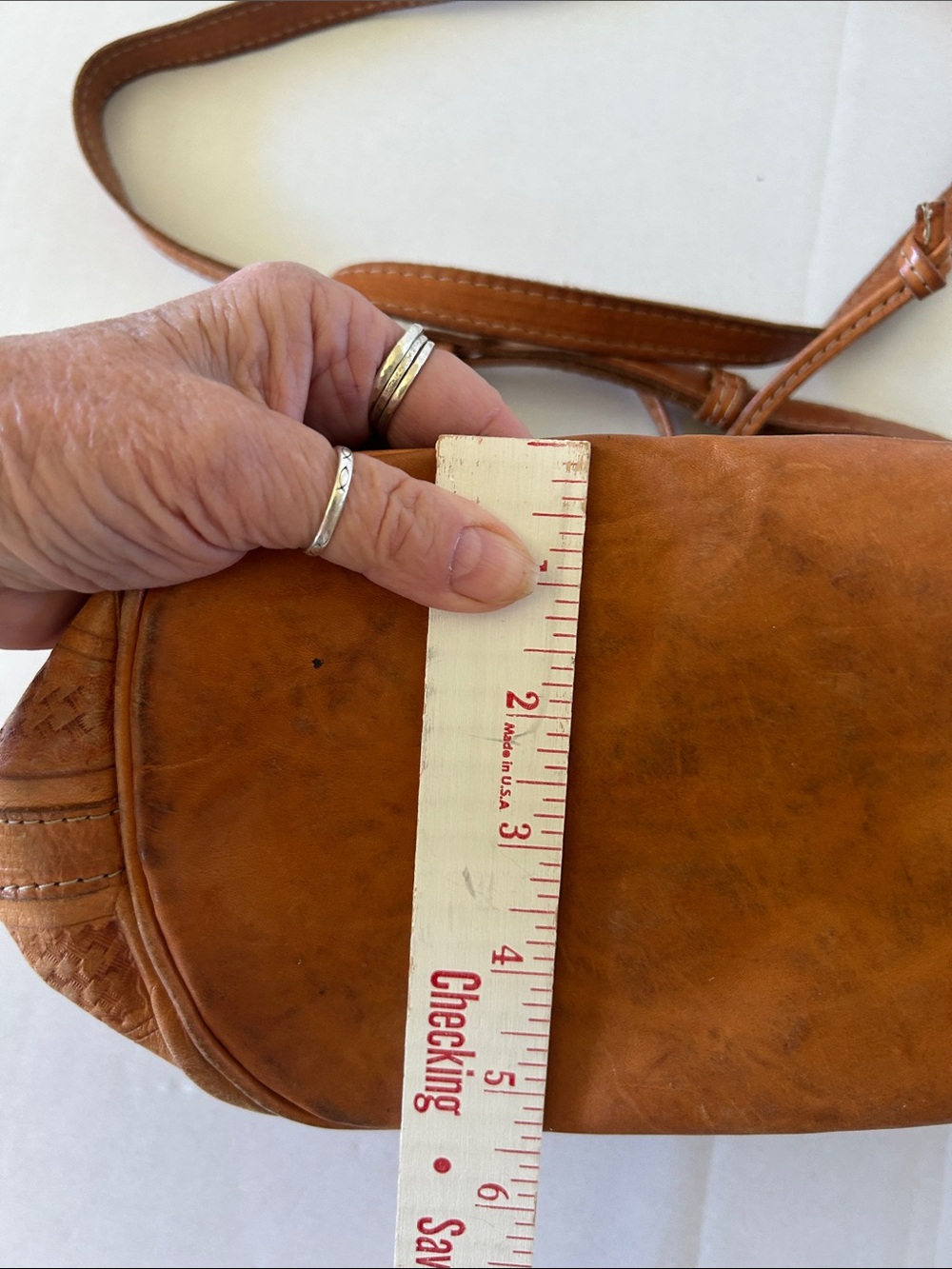 LEATHER DRAWSTRING CROSSBODY BUCKET BAG FEATURING HAND TOOLED FLORAL PATTERNS - Picture 11 of 12